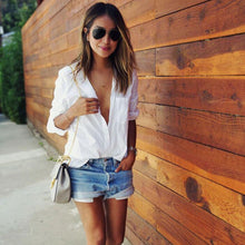 2016 Autumn Fashion Women Cotton Sexy Blouse Long Sleeve Womens Shirts Loose V Neck Plus Size Pocket Shirts Tops Women Clothes