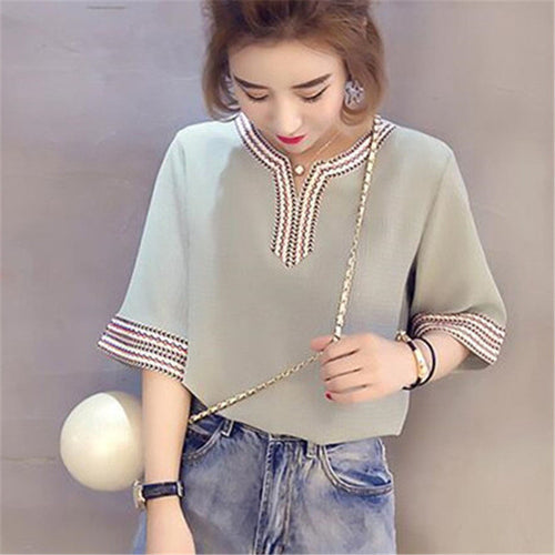 2016 Fashion Style Half Flare Sleeve T-shirts Plus Size Female T shirts Embroidery Top V-neck Women t shirt 71122