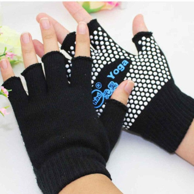 2016 New Fashion Sports Fittness Gloves For Women Half Fingerless Mittens Sports Gloves Anti Slip Semi Guantes Mujer