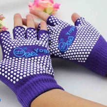 2016 New Fashion Sports Fittness Gloves For Women Half Fingerless Mittens Sports Gloves Anti Slip Semi Guantes Mujer