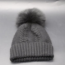 2016 New Fashion Woman's Winter Warm Hats Knitting Woolen Winter Pompon Hats With Fur Cap For Woman Skullies & Beanies Gorros