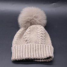 2016 New Fashion Woman's Winter Warm Hats Knitting Woolen Winter Pompon Hats With Fur Cap For Woman Skullies & Beanies Gorros