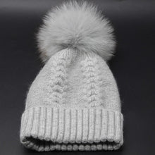 2016 New Fashion Woman's Winter Warm Hats Knitting Woolen Winter Pompon Hats With Fur Cap For Woman Skullies & Beanies Gorros