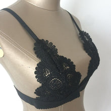 2016 New Summer Black White Lace Crop Top Strap Ladies Camisole Sexy Adjustable Strap Bralette Women Crochet Top Vest 1128#