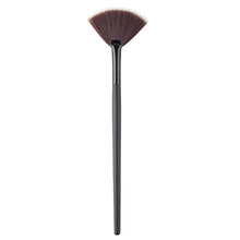 2016 Slim Fan Shape Powder Concealor Blending Finishing Highlighter Highlighting Makeup Brush Nail Art Brush for Makeup