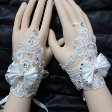2016 fashion Women Gloves luxury Rhinestone Lace For Brides Floral Bowknot Fingerless Short Gloves guanti donna