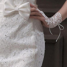 2016 new fashion Womens Gloves Bride Party Dress Fingerless Gloves With Lace Satin Gloves Erkek Eldivenleri