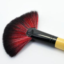 2017 Beauty Long Fan-Shaped Brushes Professional Powder Foundation Eyeshadow Eyeliner Cosmetic Fan brush Pinceis de maquiagem