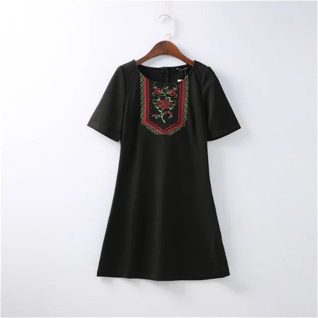 2017 Brand New Embroidery Vestidos Plus Size Sexy A-line Knee-Length Dress Brief Short Sleeve O-neck Women Dresses 72095