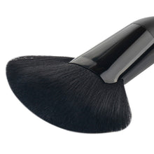 2017 Cosmetic Makeup Toiletry Brush Fan Face Powder Foundation Liquid Concealer Blusher Contour Make Up Tool