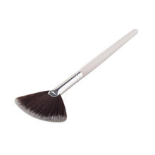2017 Fan brush Slim Professional Makeup brushes Artificial Fiber Powder Foundation Eyeshadow Eyeliner Pinceis de maquiagem