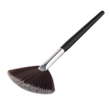 2017 Fan brush Slim Professional Makeup brushes Artificial Fiber Powder Foundation Eyeshadow Eyeliner Pinceis de maquiagem
