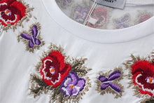 2017 Fashion Short Sleeve T-shirts New Fashion Sided Flowers Embroidery T Shirts Brief t-shirt Casual Women Tops Plus Size 72656