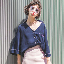2017 Female Fashion Korea Style Button Blouses V-Neck Casual Shirt Elegant Ladies Tops Loose Women Blouse With Pockets 72474