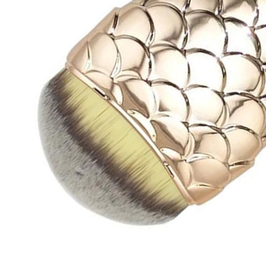 2017 Fish Scale Face Makeup brushes Fishtail Bottom Concealer Foundation Powder Blush Cosmetic brush Pinceaux maquillage