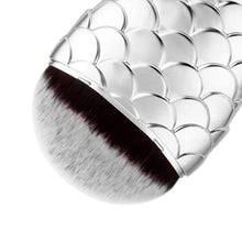 2017 Fish Scale Makeup brushes Professional Face Concealer Blush Powder Foundation Fishtail brush Pinceaux maquillage