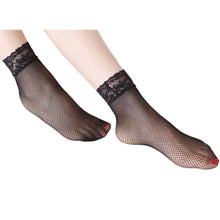 2017 High Quality Blck Socks Women Sexy Lace Fishnet Net Plain Lace Splice Stylish Ankle High Short Socks Female calcetines #05