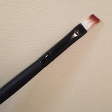 2017 Make up Eyebrow brush Powder Foundation Cosmetic Professional Makeup brushes Beauty Pinceis de maquiagem Black