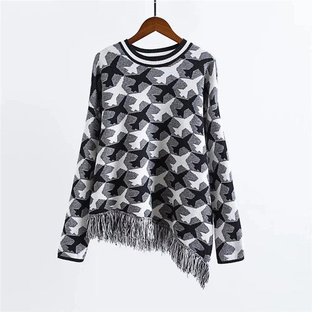 2017 New Fashion Female Pullovers Knitted Long Sleeve O-neck Plaid Winter Tassel Sweaters 72047