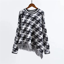 2017 New Fashion Female Pullovers Knitted Long Sleeve O-neck Plaid Winter Tassel Sweaters 72047