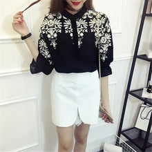 2017 New Women Embroidery Print Blouse Stand Collar Three Quarter Sleeve Tee Shirt Button Blouses Fashion Plus Size Blusas 72197