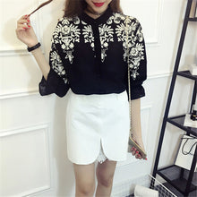2017 New Women Embroidery Print Blouse Stand Collar Three Quarter Sleeve Tee Shirt Button Blouses Fashion Plus Size Blusas 72197