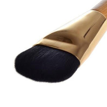 2017 New arrival 1PCS Professional Cosmetic Flat Contour Face Blending Wood Handle Soft Beauty Makeup brushes Pincel maquiagem