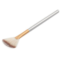 2017 Portable Slim Makeup brushes professional Eyeshadow Blush Foundation Powder Brush Make up tools Brown