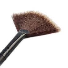 Artificial Fiber Perfect for both professional use or personal use 1Pc Fan Brush Portable Slim Professional Makeup brush