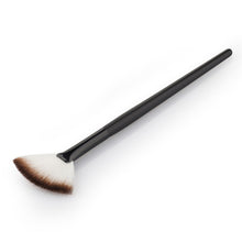 Fan Shape Powder Concealer Blending Brush Professional Highlighter Foundation Cosmetic Brush Make Up