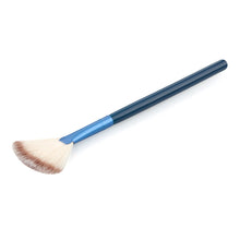 Fan Shaped Wooden Handle Ultra Soft Hair Makeup Cosmetic Brushes Beauty Tool Hot Sale