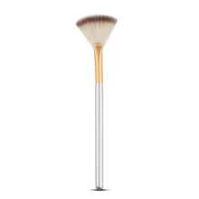 Fan Shaped Wooden Handle Ultra Soft Hair Makeup Cosmetic Brushes Beauty Tool Hot Sale