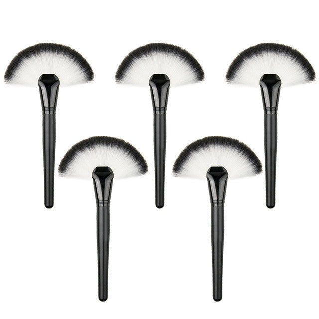 Professional Single Makeup Brush Blush / Powder Sector Makeup Brush Soft Fan Brush Foundation Brushes Make Up Tool