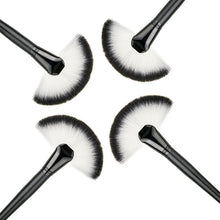 Professional Single Makeup Brush Blush / Powder Sector Makeup Brush Soft Fan Brush Foundation Brushes Make Up Tool